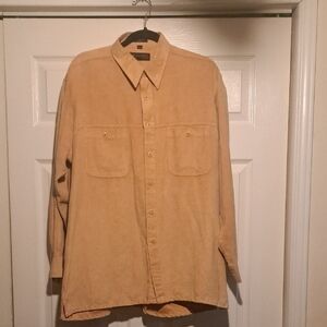 Soft Button-Up Shirt in Tan Classic vintage Classic with a comfortable loose fit